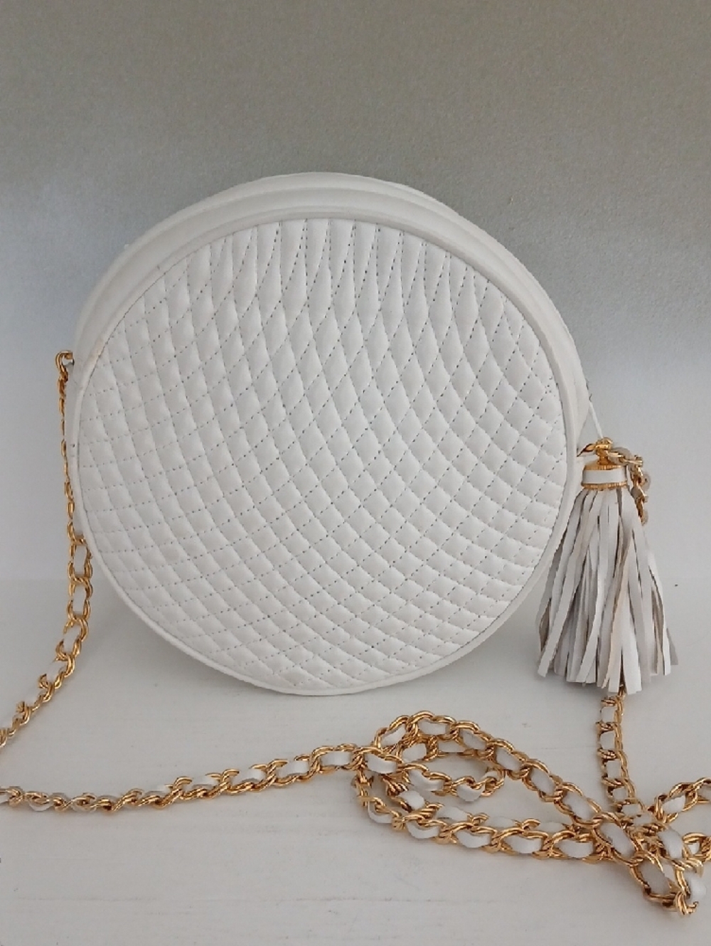 Bally Vintage White Quilted Round Canteen Crossbody - Picture 3 of 8